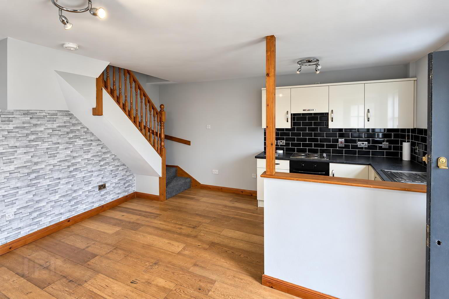 81g Movilla Road 2 of 7