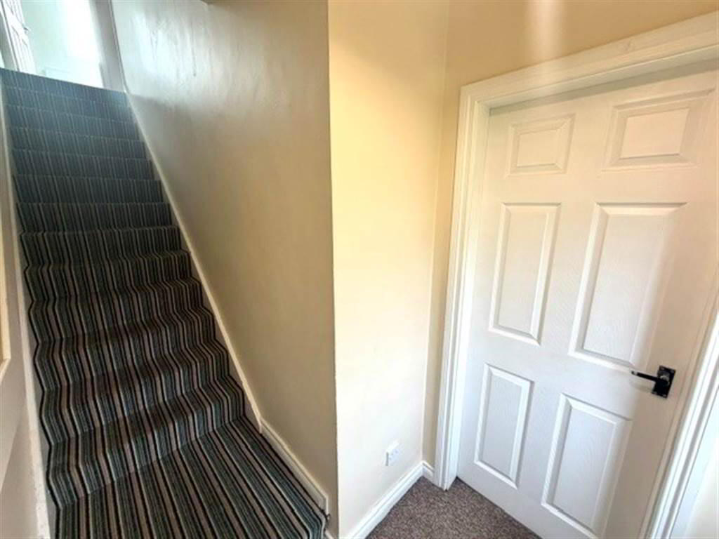 29 Lisnabreen Crescent 2 of 11