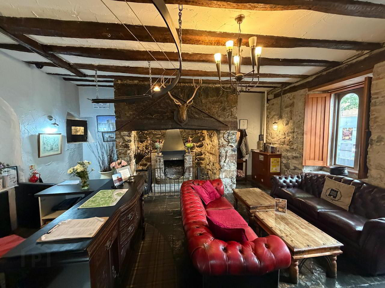 Dobbins Inn Hotel, 6-8 High Street 2 of 8