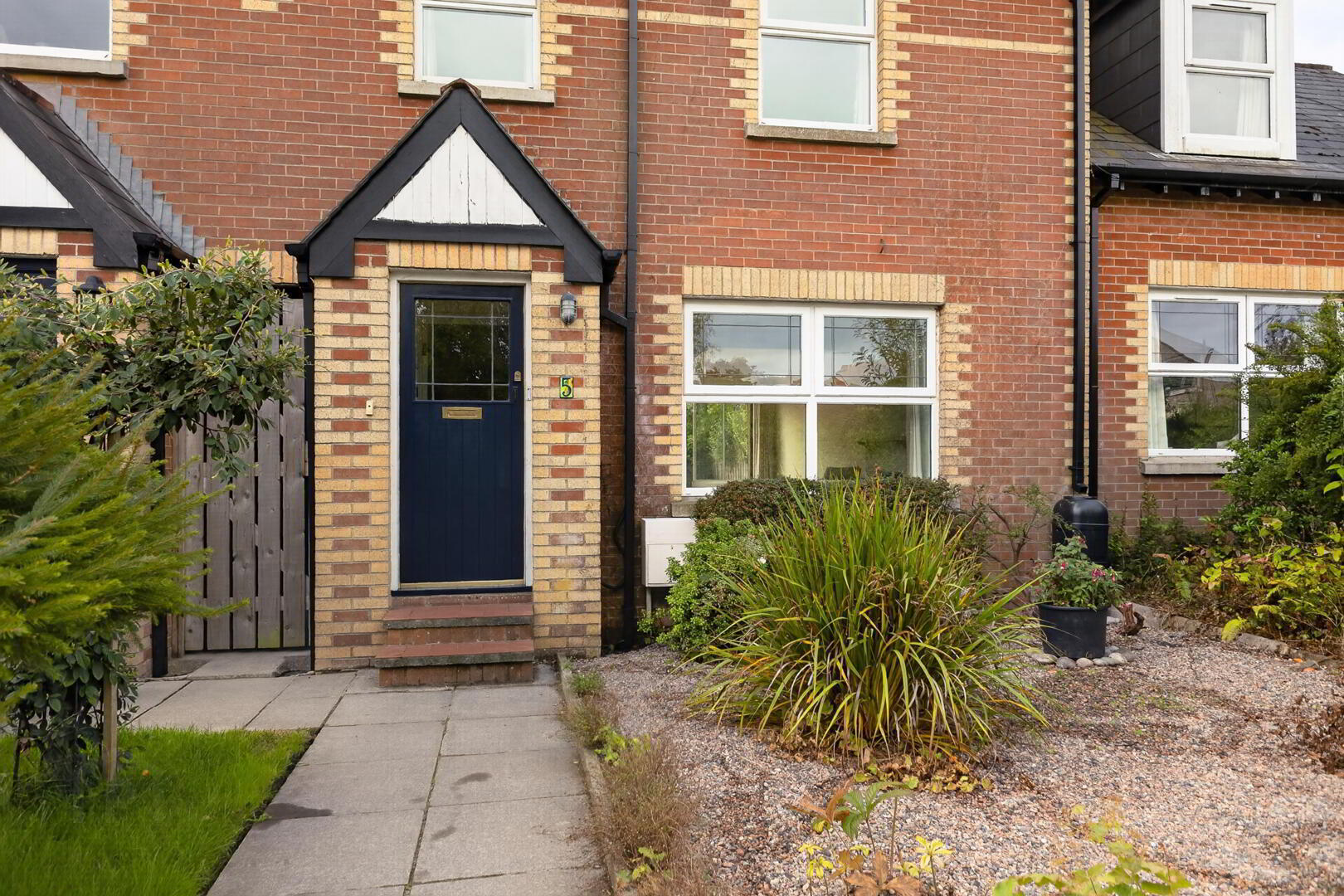5 Railway Cottages 2 of 26