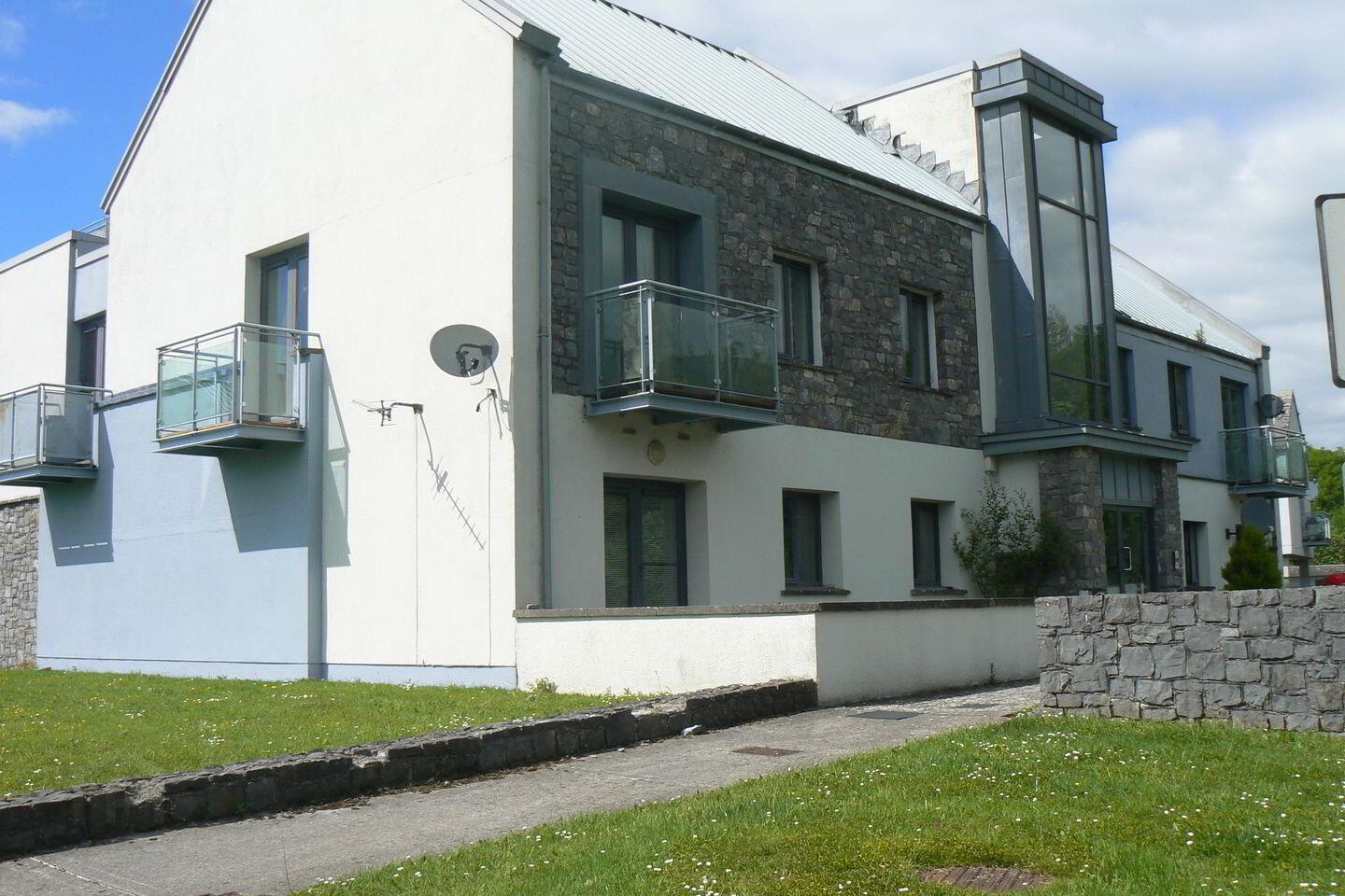 Apartment 18 The Clarin Prospect 26 of 26