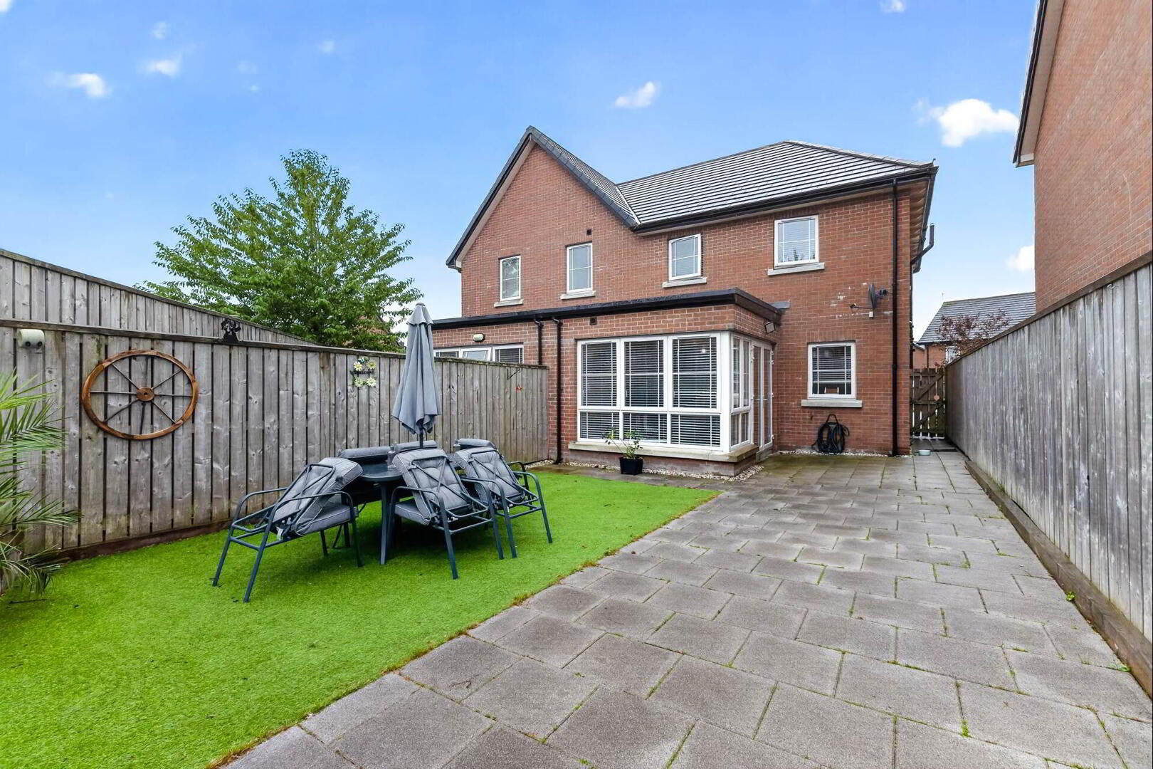 27 Meadow Crescent 17 of 18
