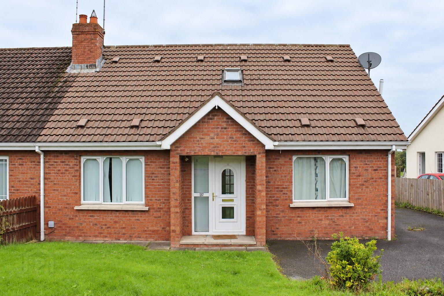 137 Abbey Park 1 of 25
