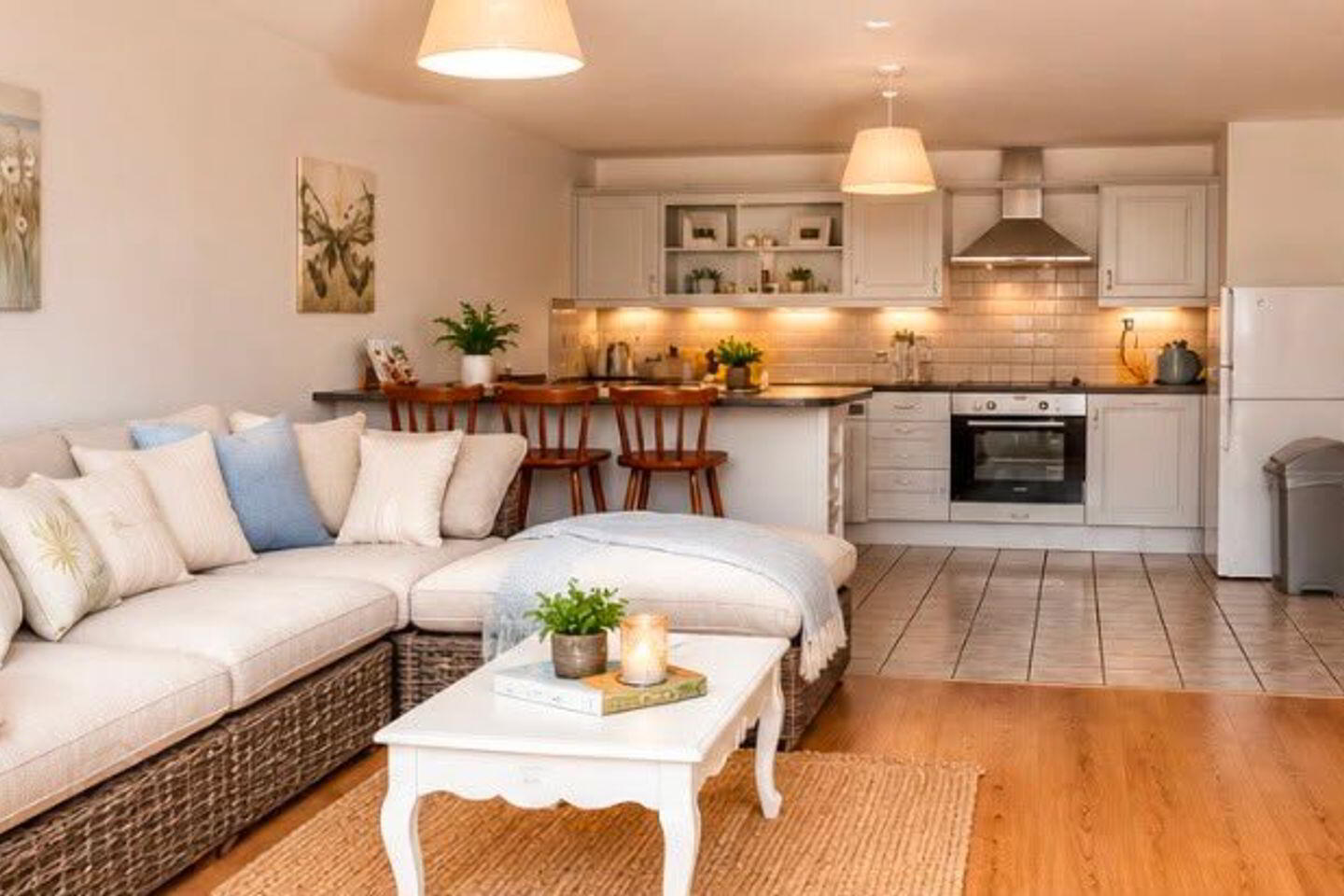 4 Glenview House, 161 Upper Salthill Road 2 of 10