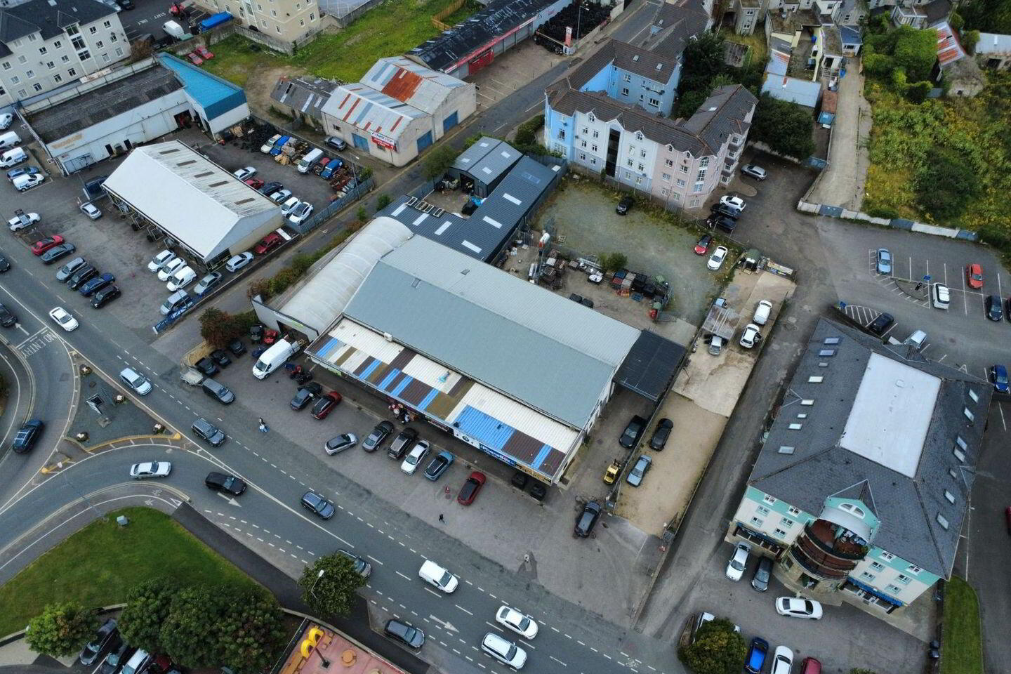 Larkin's Retail Park 3 of 6