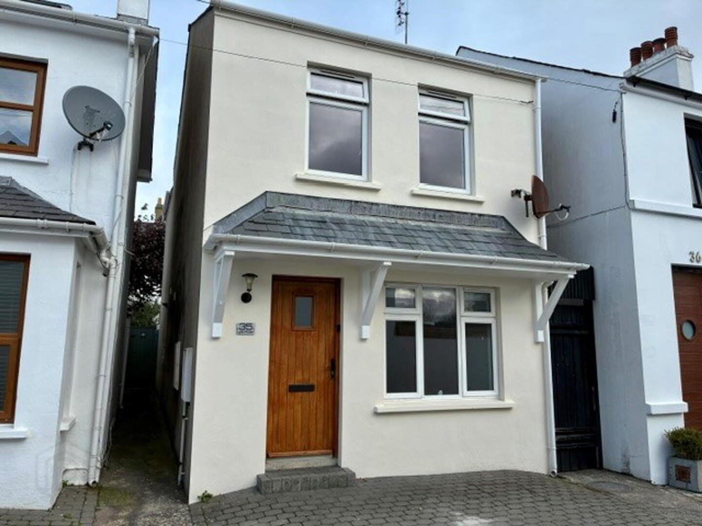35 Lyle Road 2 of 23