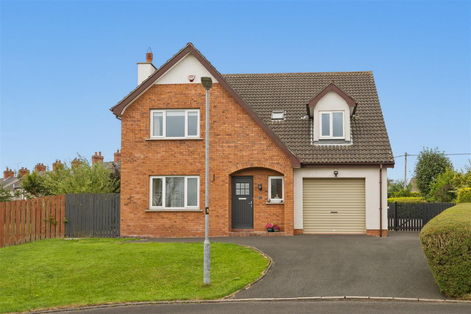 12 Willowfield 1 of 55