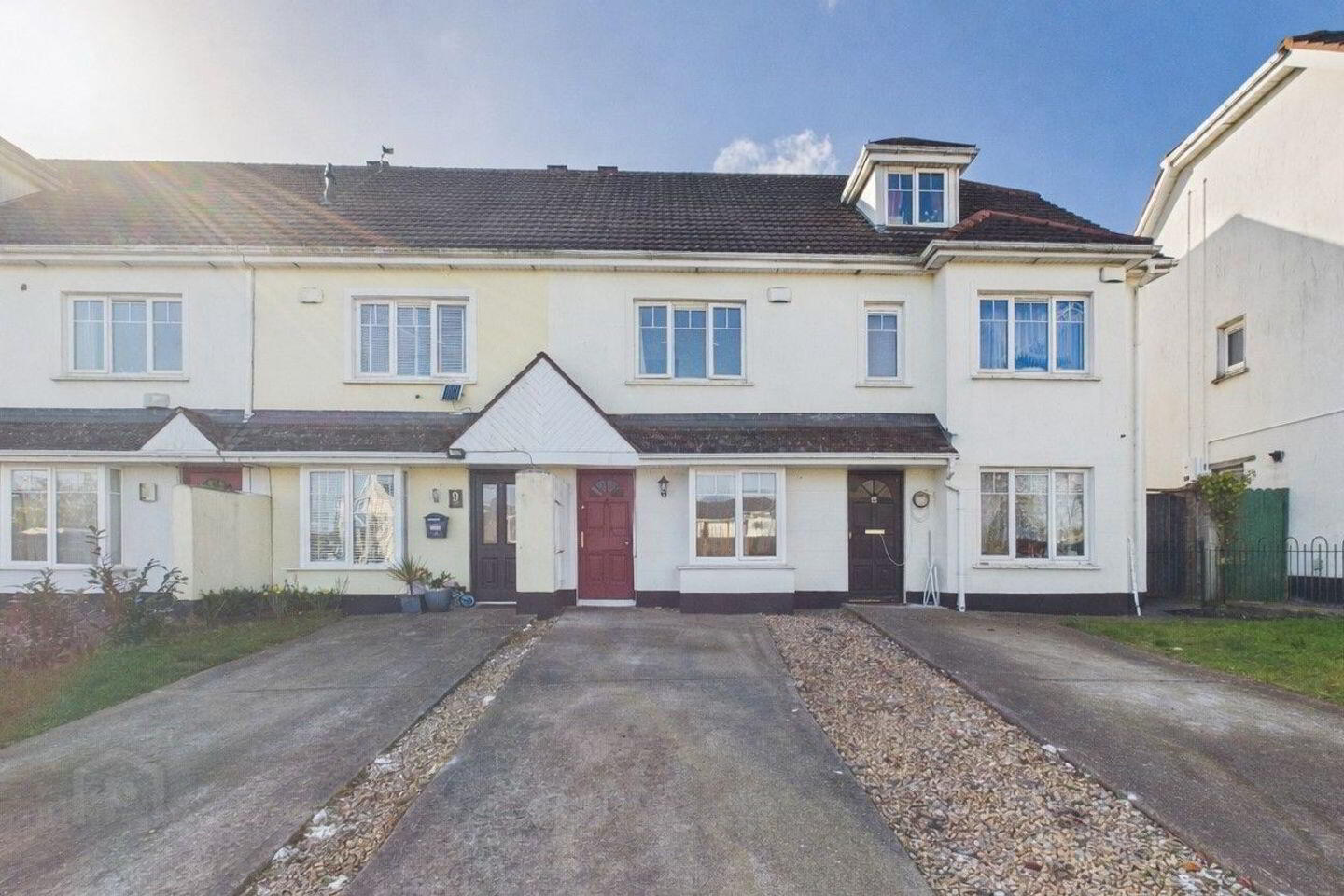 8 Holywell Gardens 1 of 19