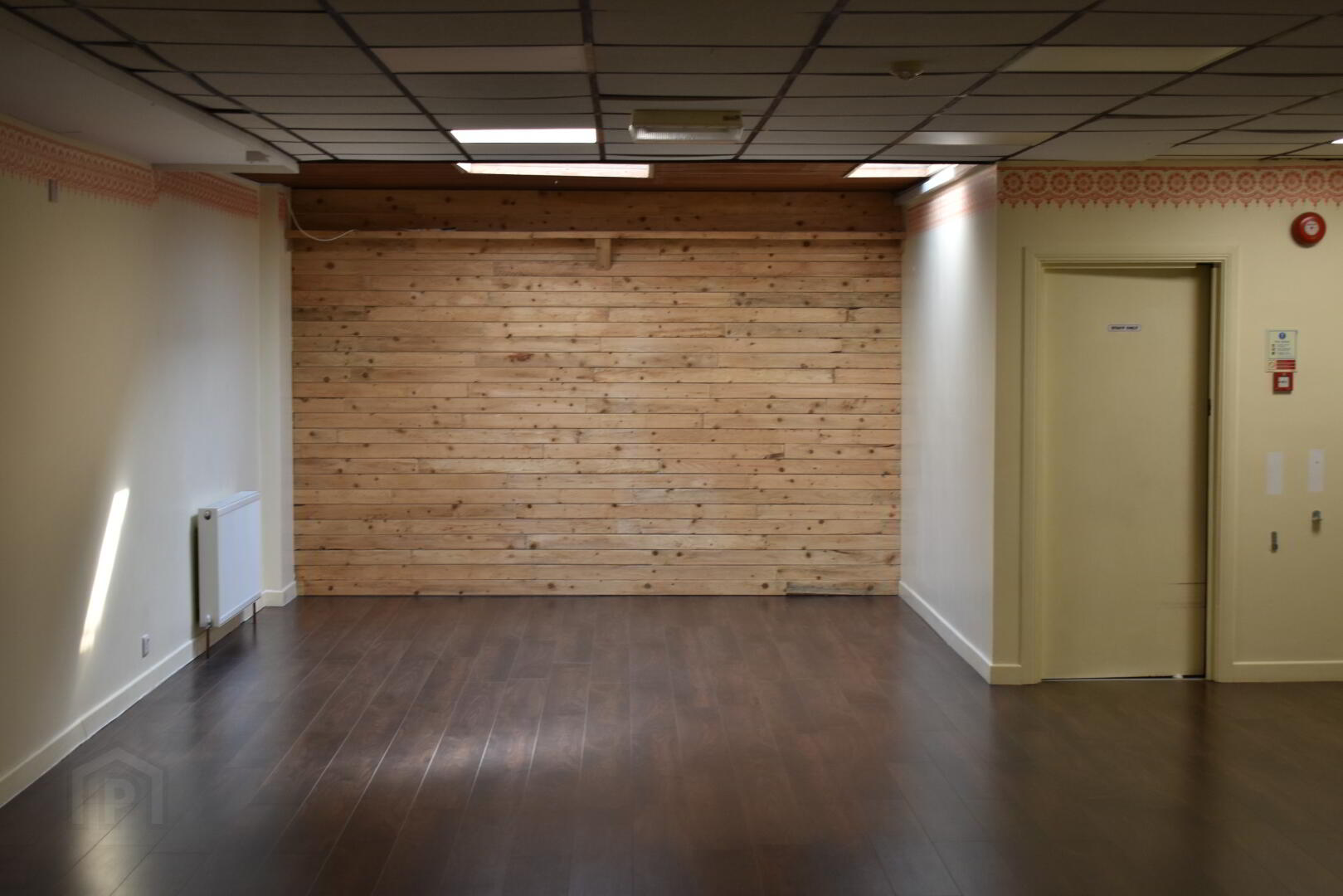 First Floor, 14-16 Conway Square 2 of 9