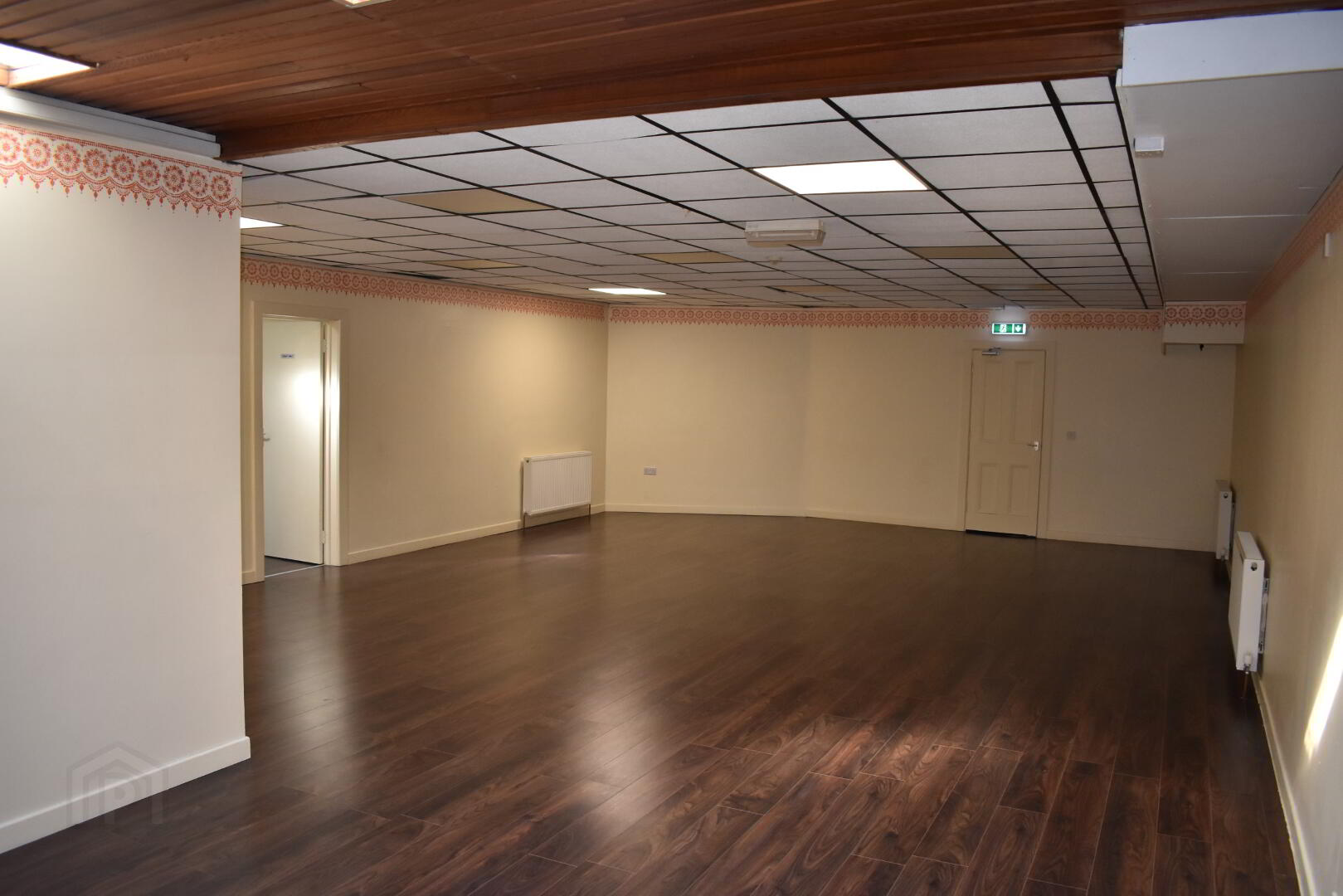 First Floor, 14-16 Conway Square 3 of 9