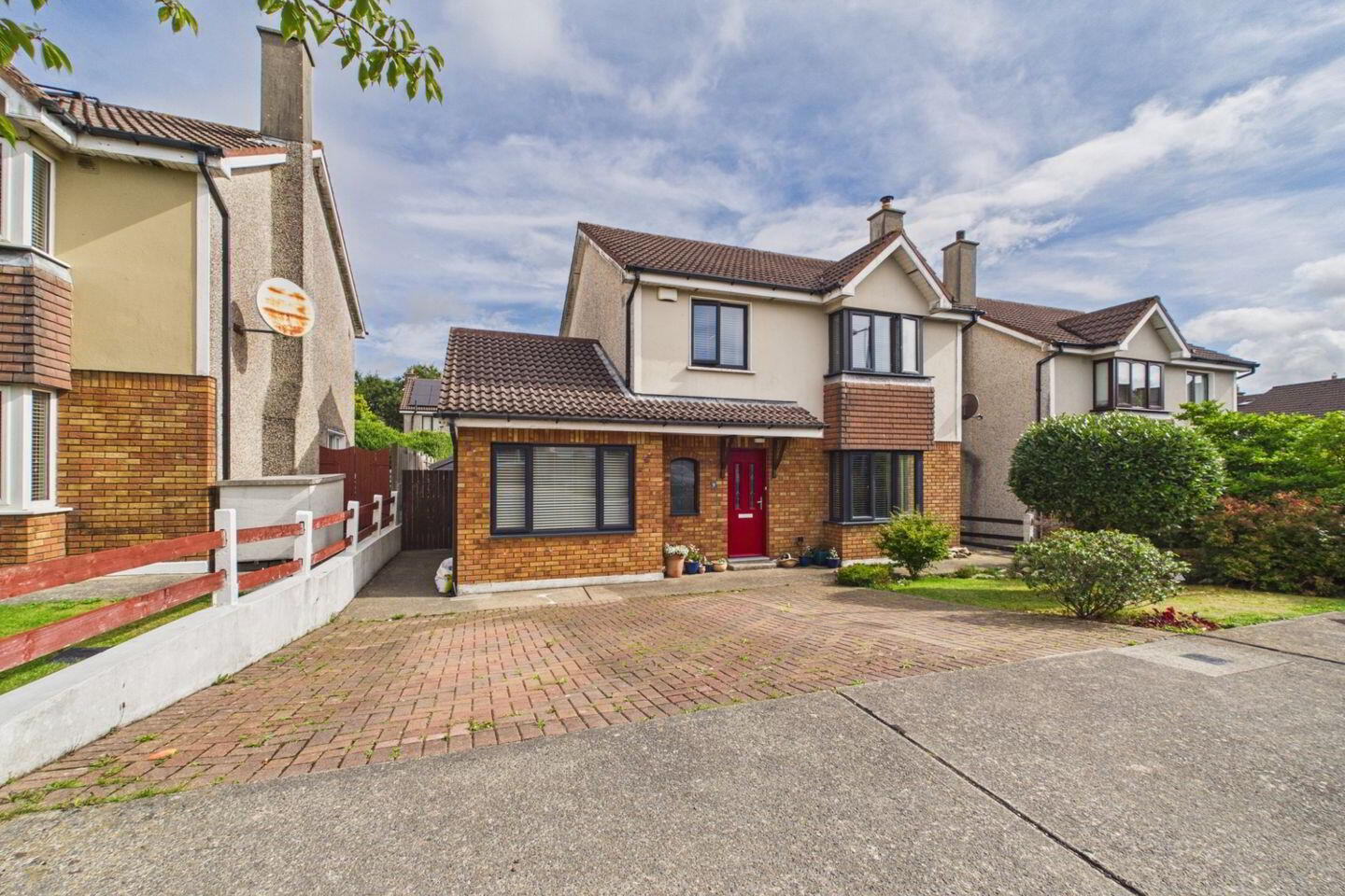 9 Rocwood Close Grange Manor 1 of 34