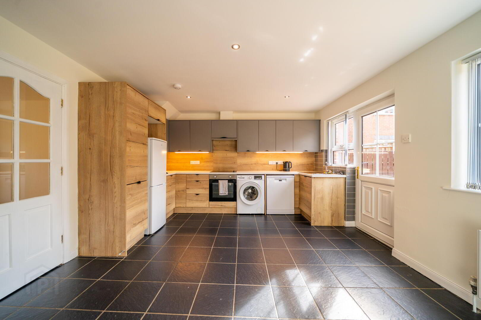24 Ardvanagh Meadows 3 of 16