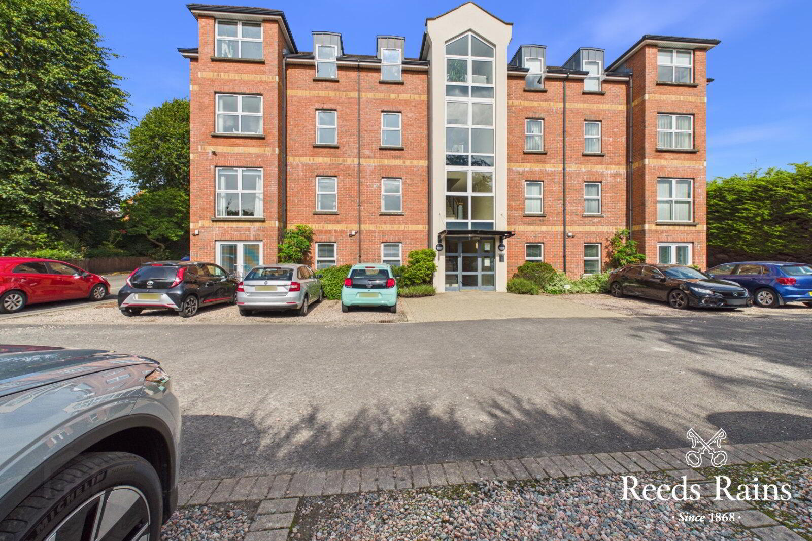 Flat 27 Grafton Court, 85 Kings Road 2 of 27