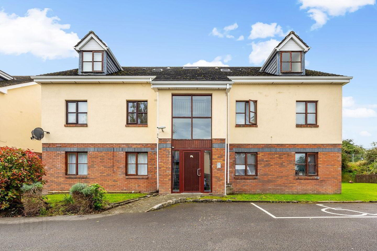 Apartment 24 Block 4 Royal Canal Court 2 of 21