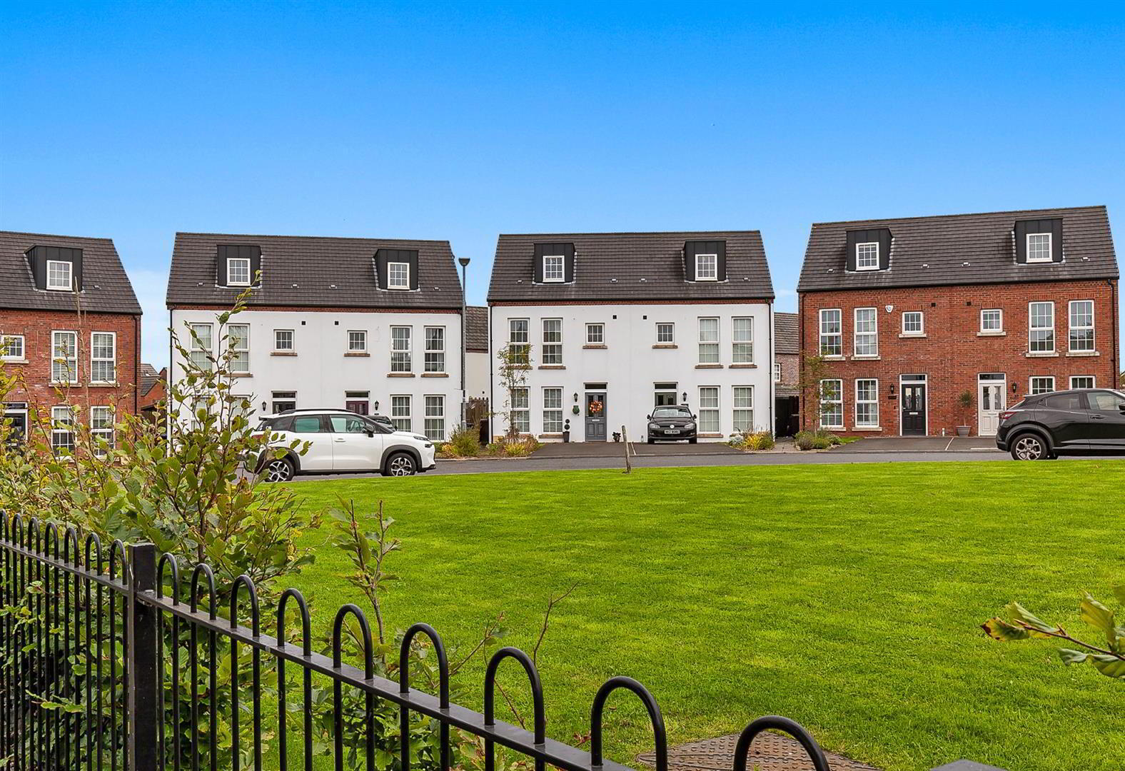 43 Blackrock Crescent 1 of 33