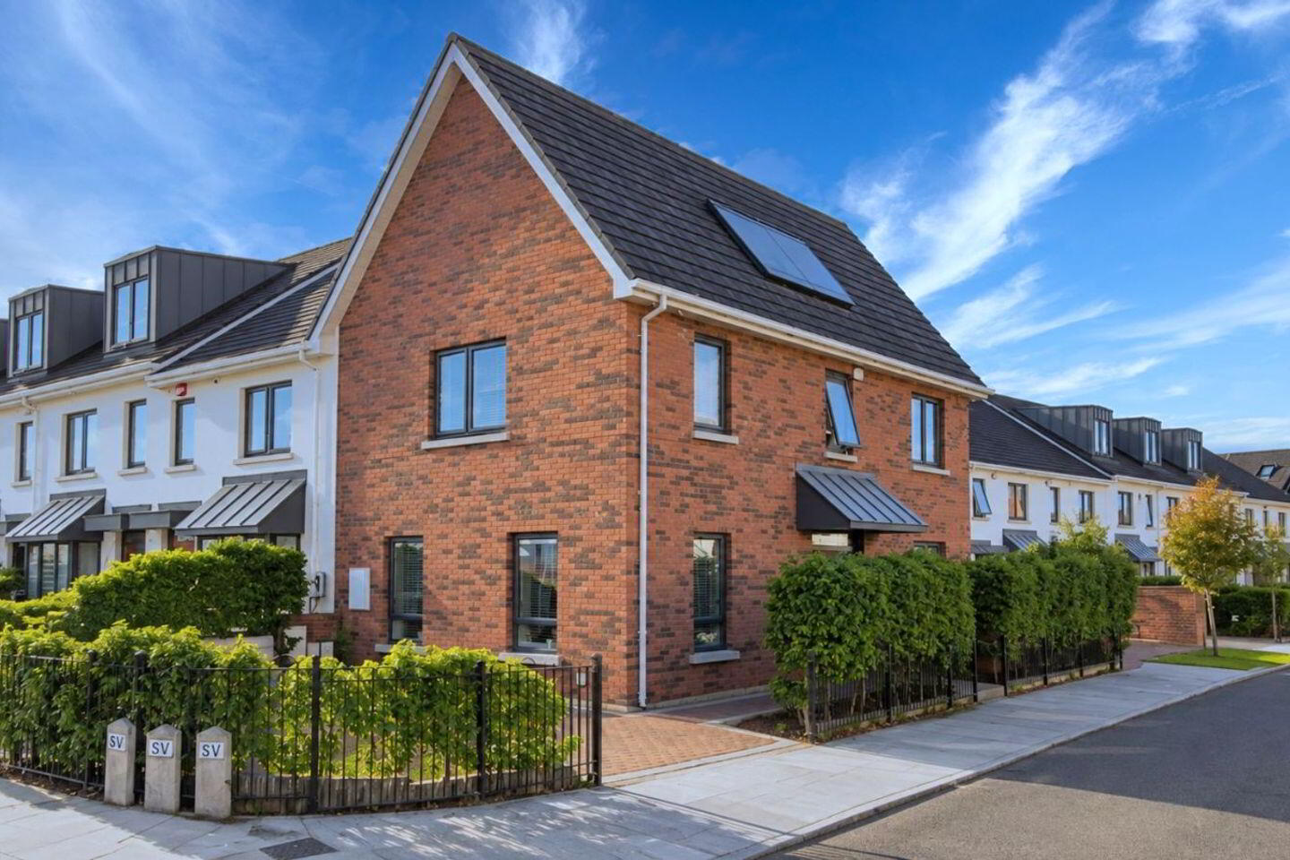 18 Belltree Walk 1 of 26