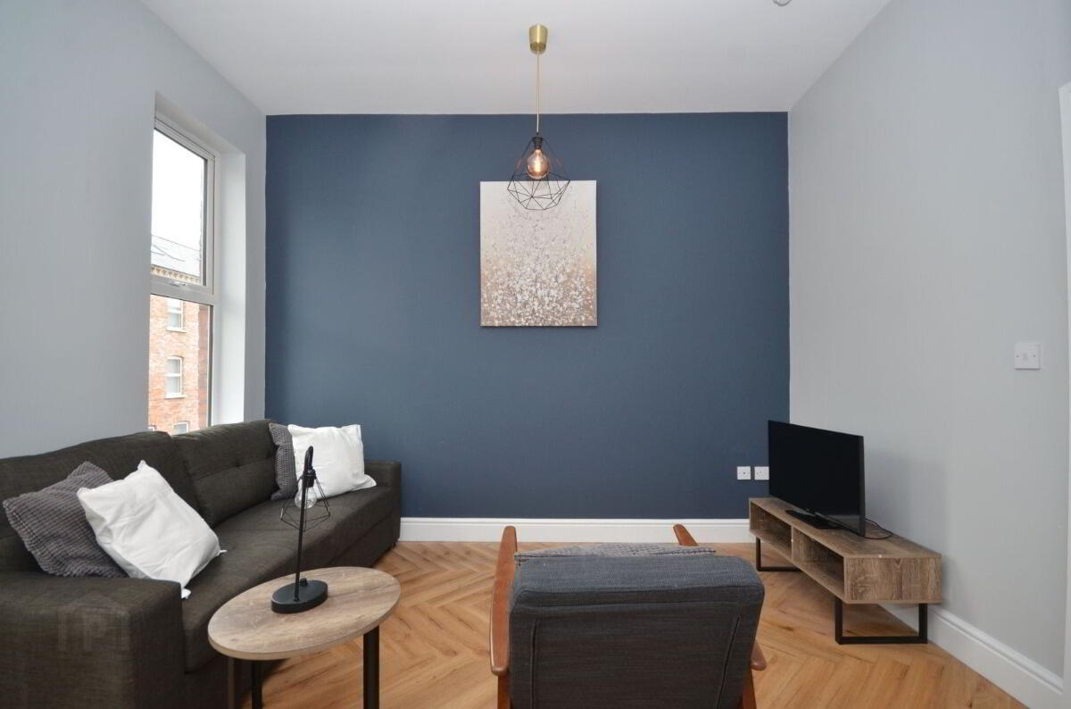 Apartment 2 110 Wellesley Avenue 9 of 9