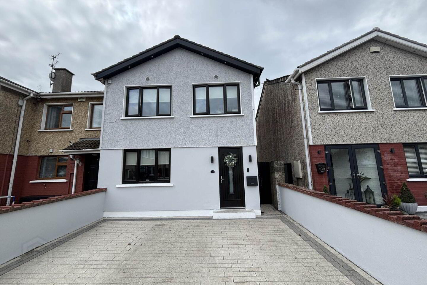18 Herbert Grove 1 of 13
