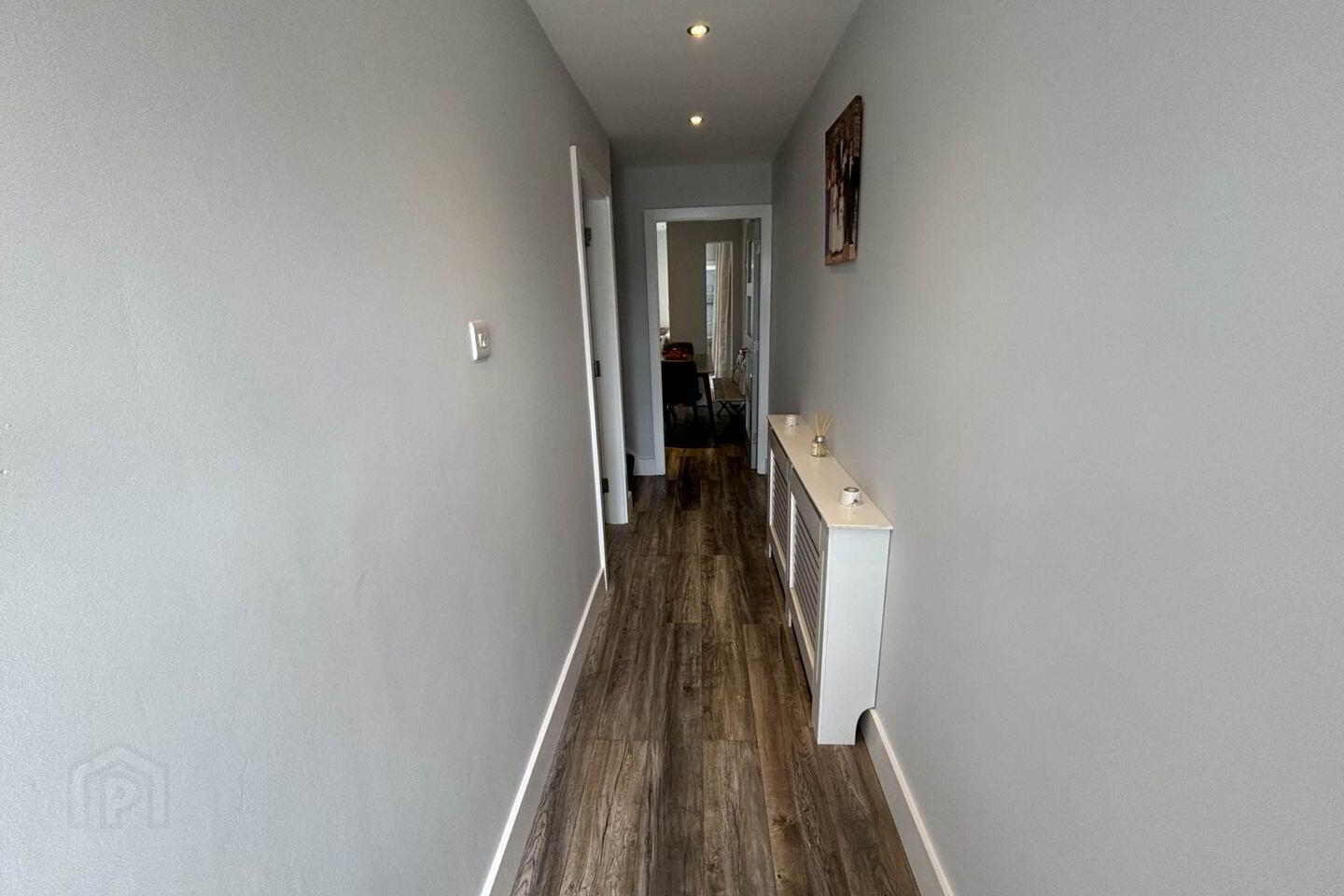 18 Herbert Grove 2 of 13