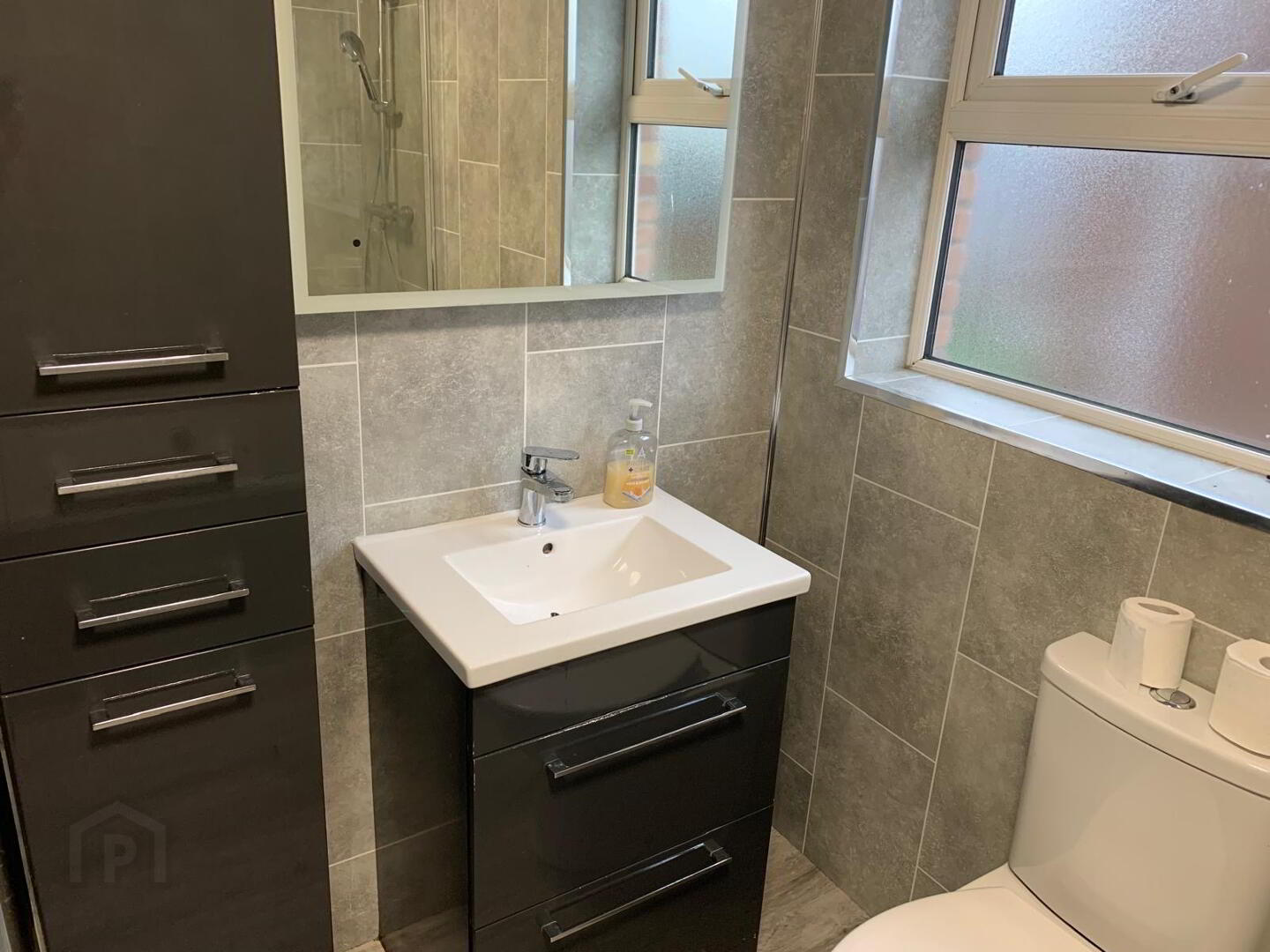 Room For Rent, 49 Brookfield Road 8 of 9