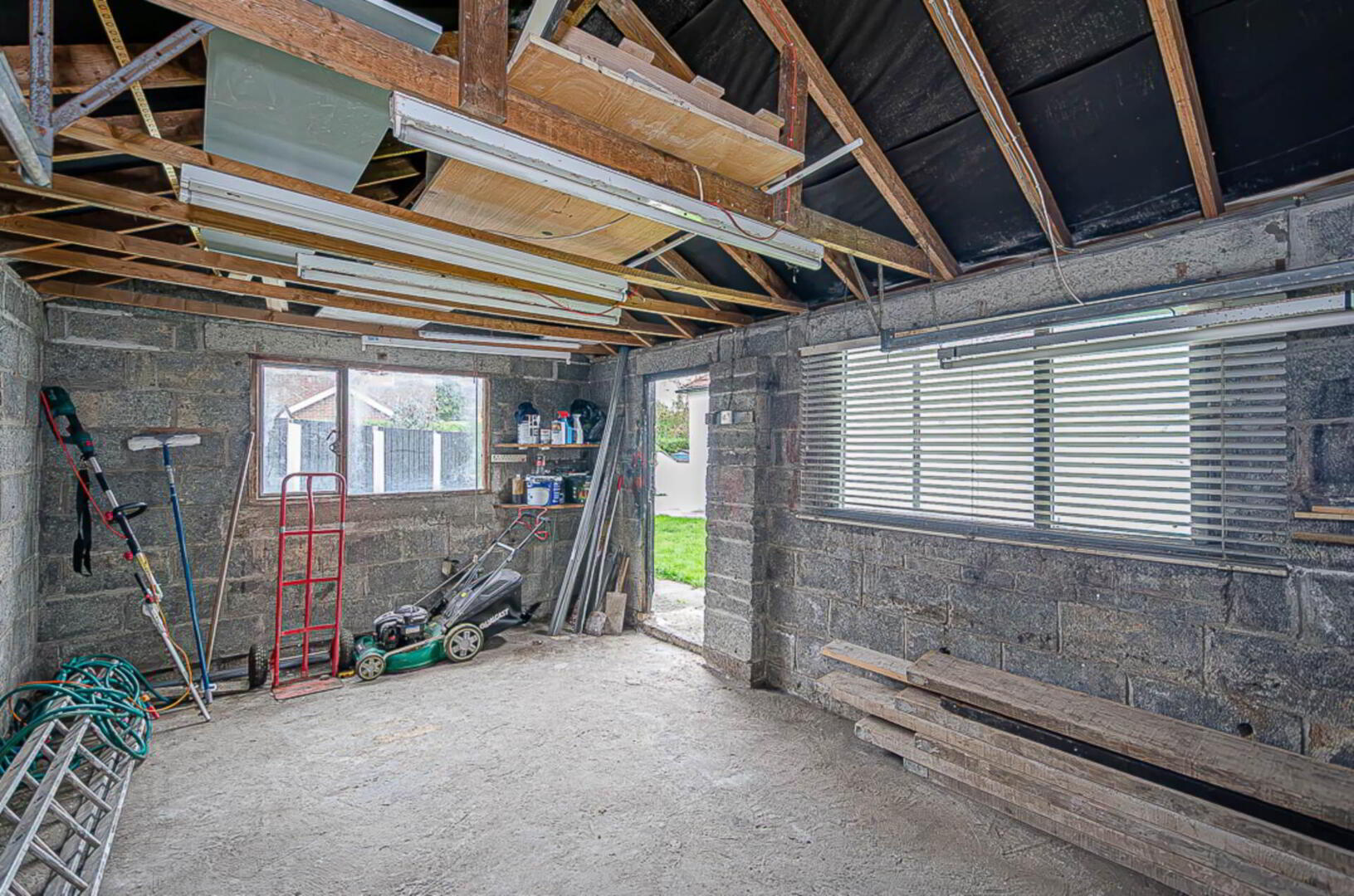 47 Stirling Gardens 72 of 73