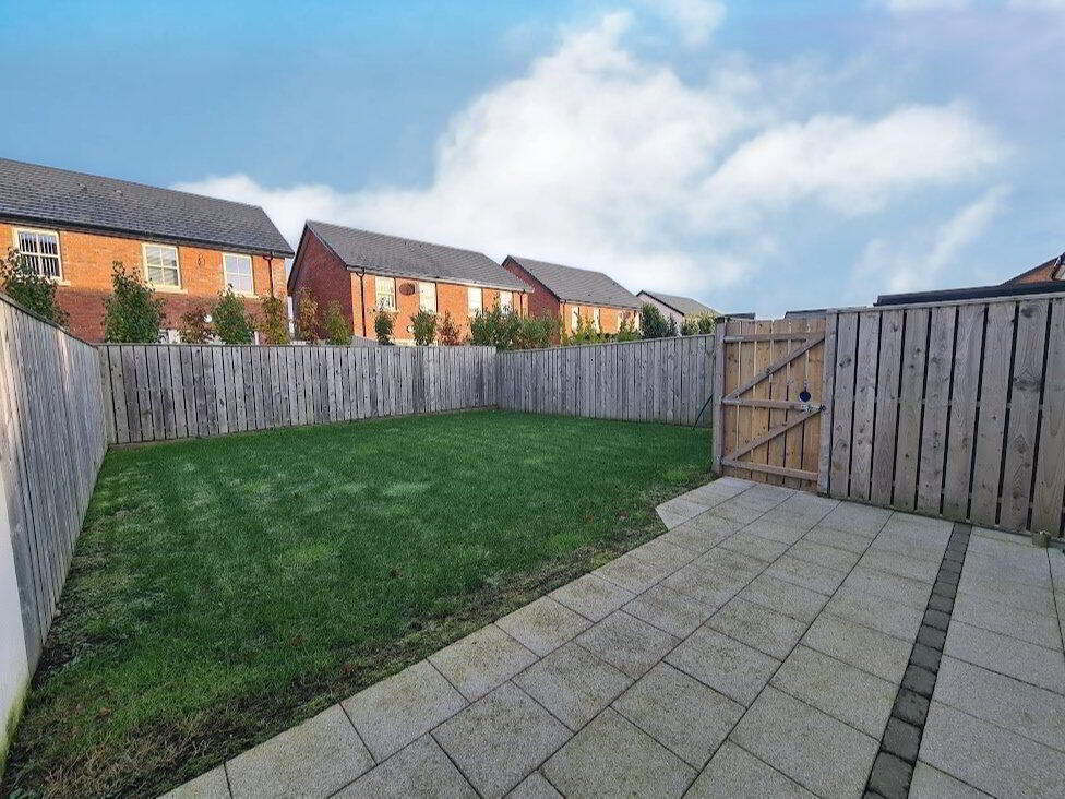 8 Helens Wood Lane 15 of 15