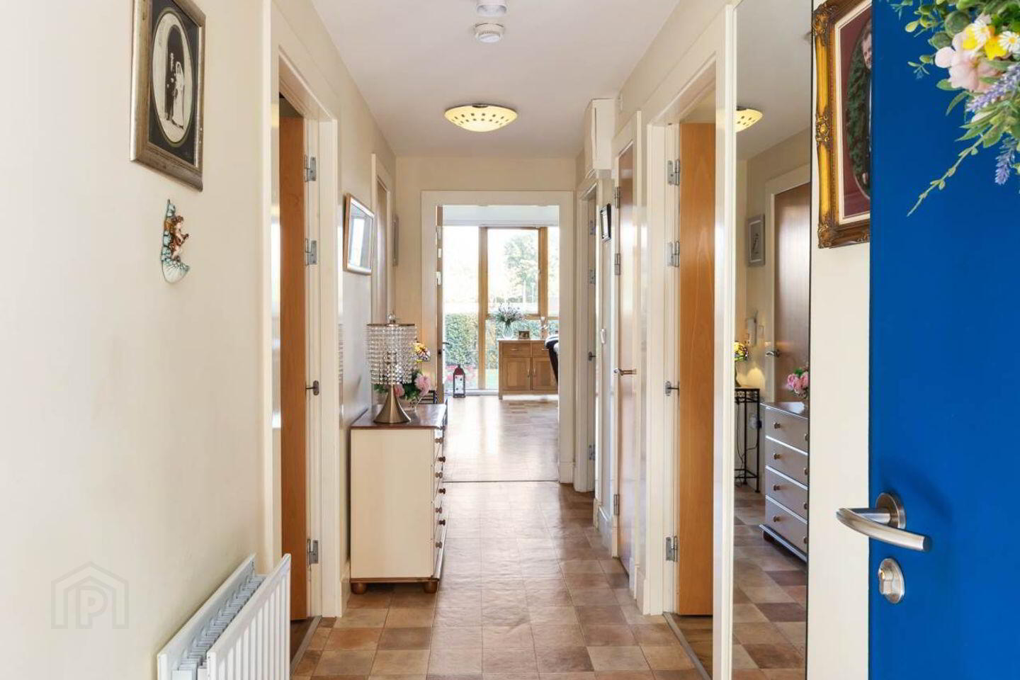 2 Knightsbridge Court 2 of 14