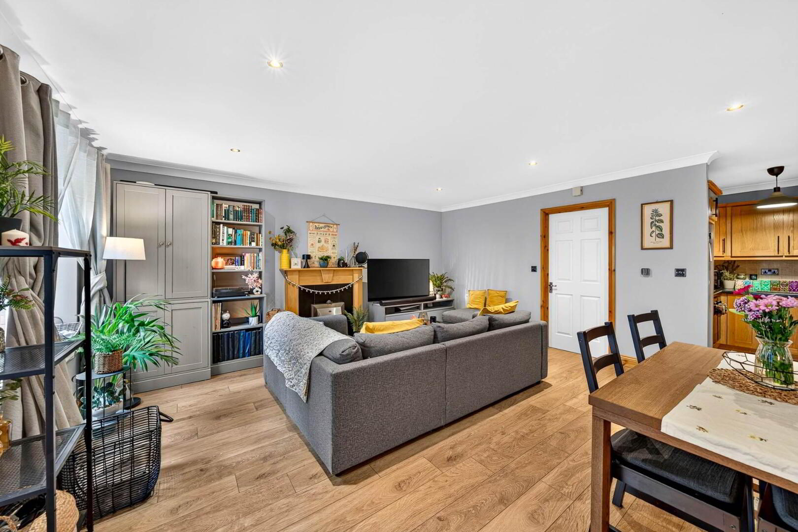121 Monksfield 2 of 30