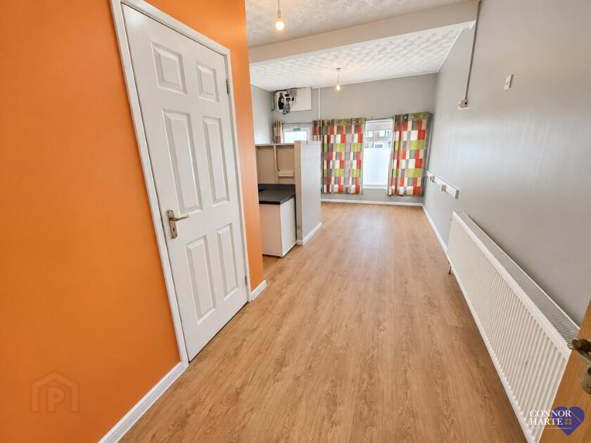 121a Main Street 2 of 4