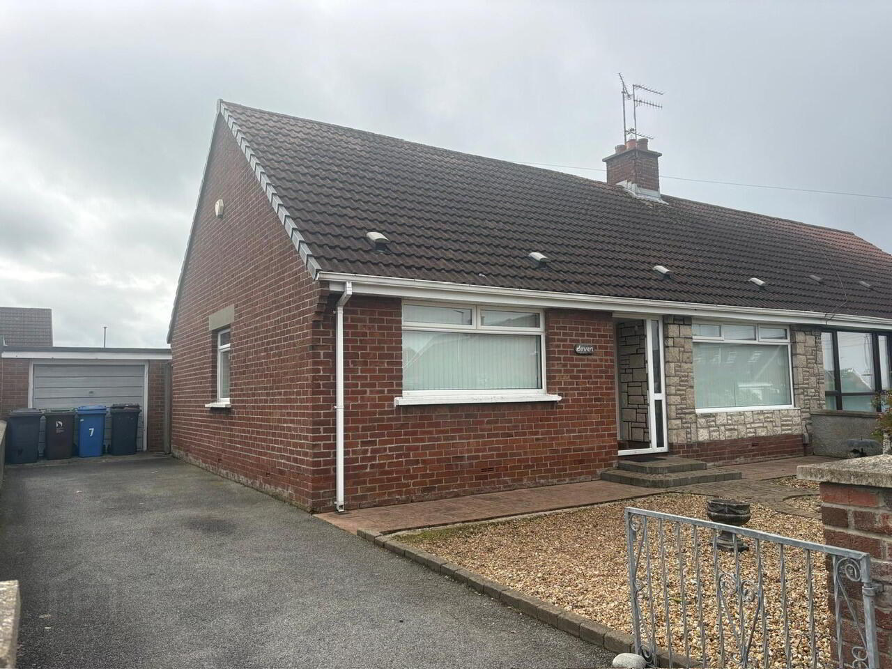 7 Silver Birch Crescent 1 of 5