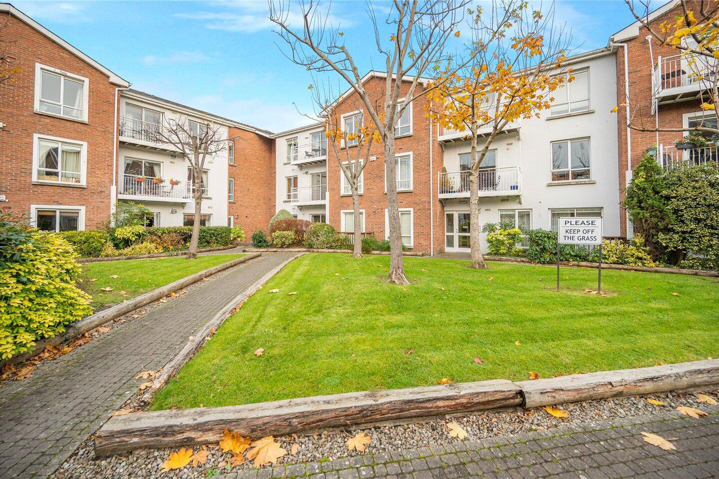 77 Saint James' Wood, 77 Saint James' Woods 1 of 26