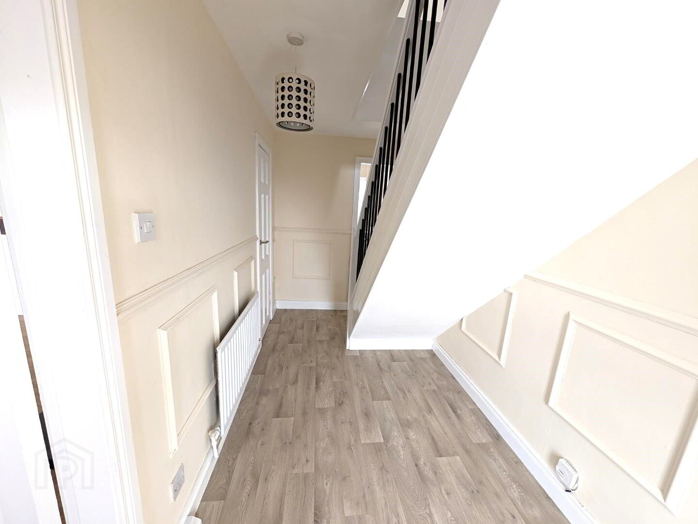 51 Woodview Park 2 of 16