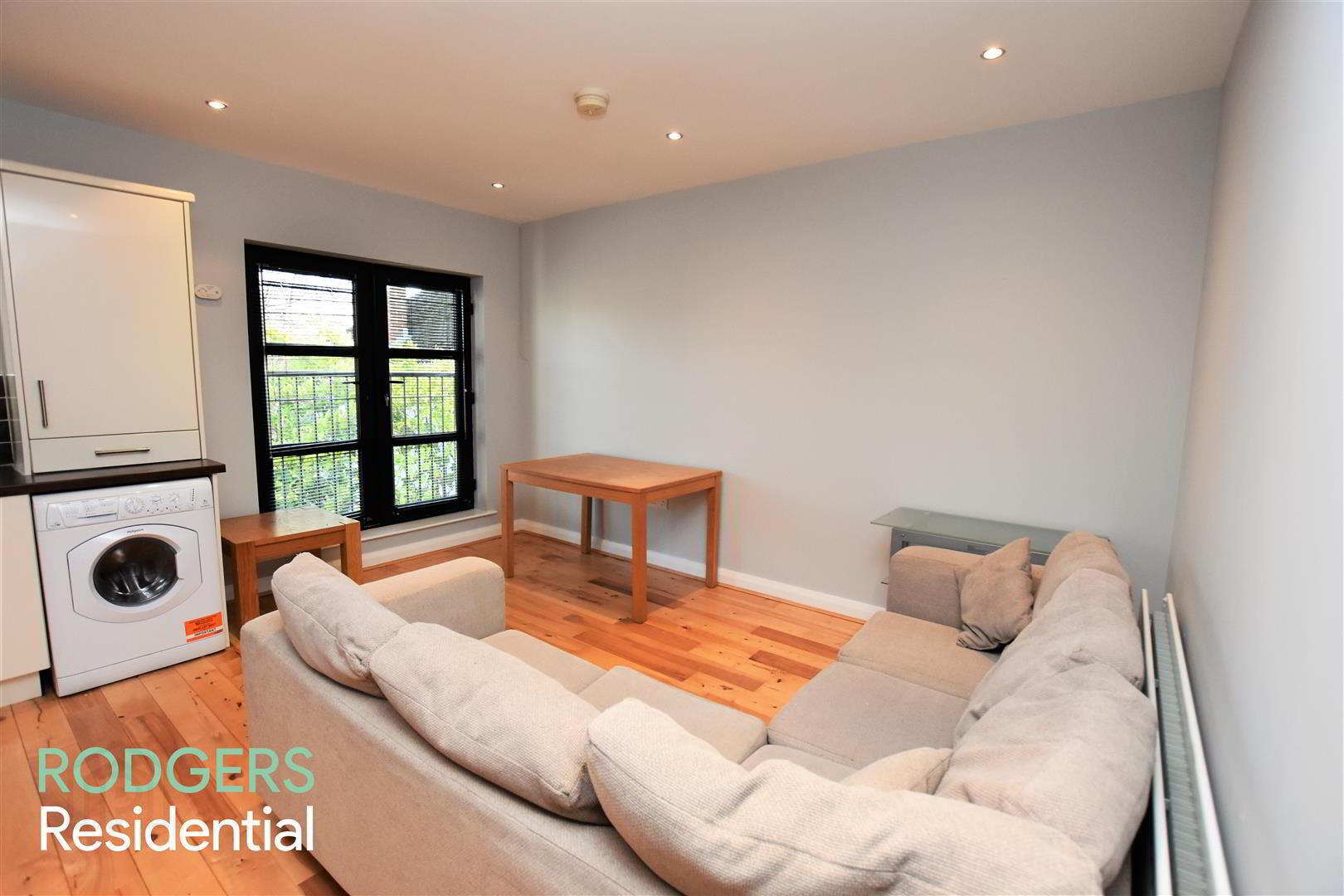 Apt 5 Acorn Lodge, 436 Shore Road 2 of 10