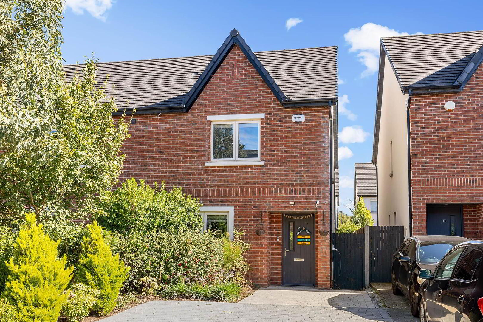 18 Gandon Walk 1 of 27