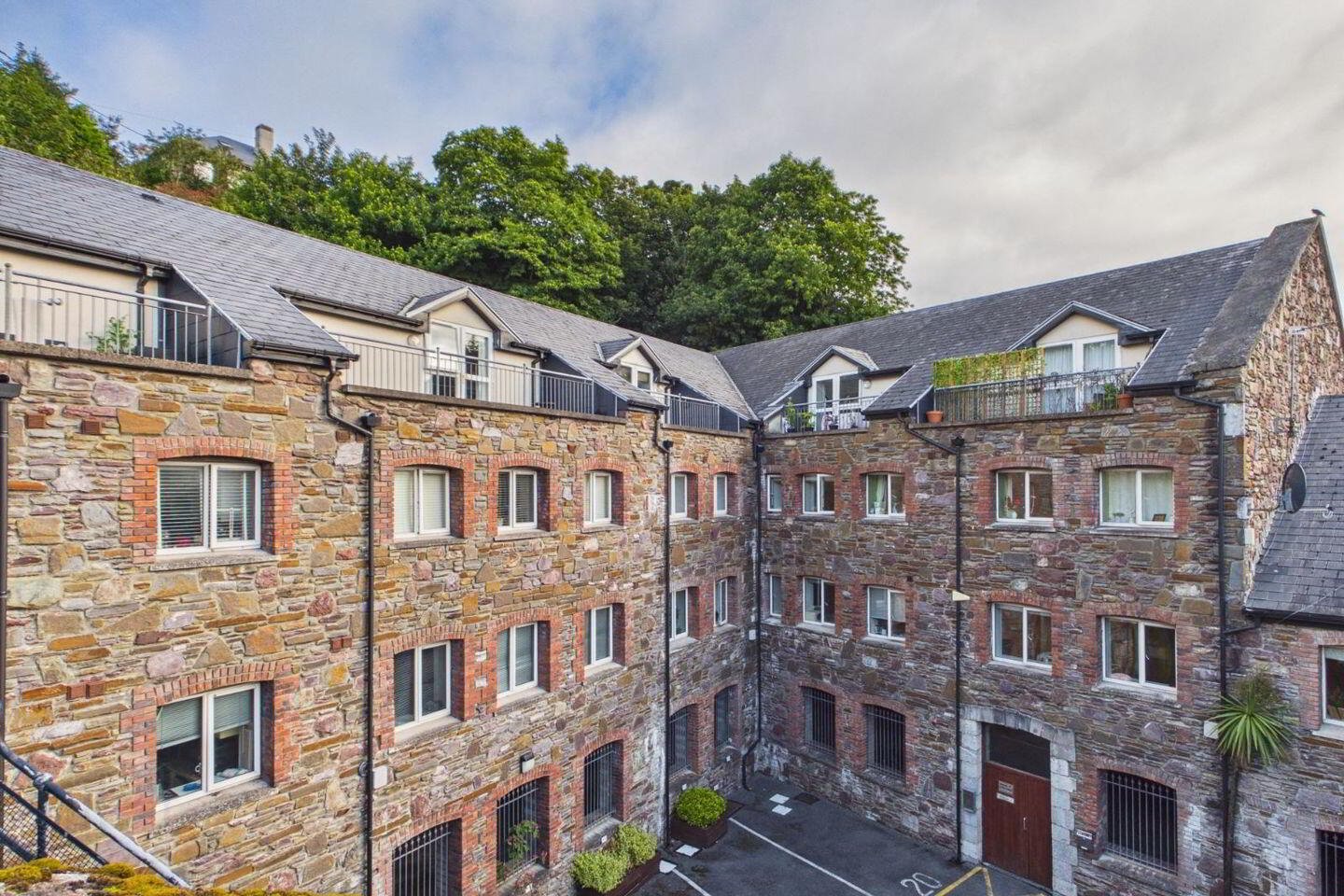 8 Stone Court 3 of 29