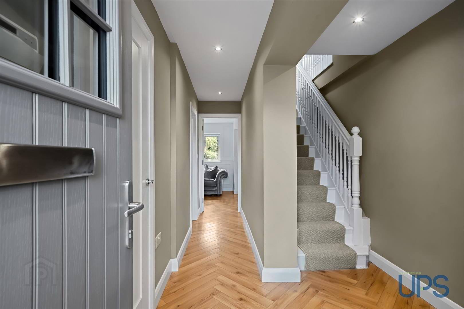 27 Orchardville Gardens 3 of 34