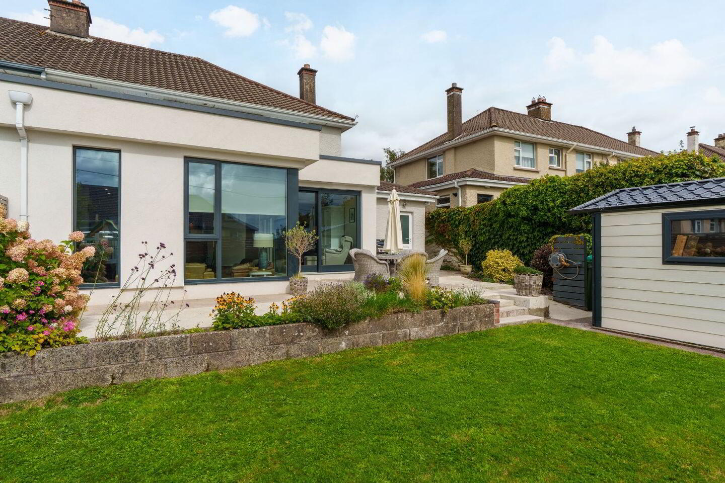 9 Firgrove Lawn 1 of 75