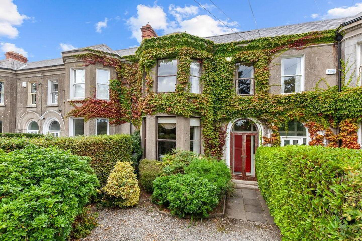 13 Burrow Road 1 of 33