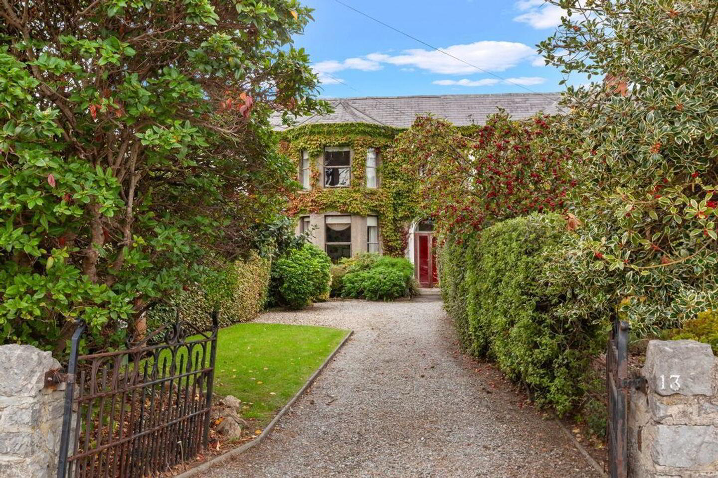 13 Burrow Road 3 of 33