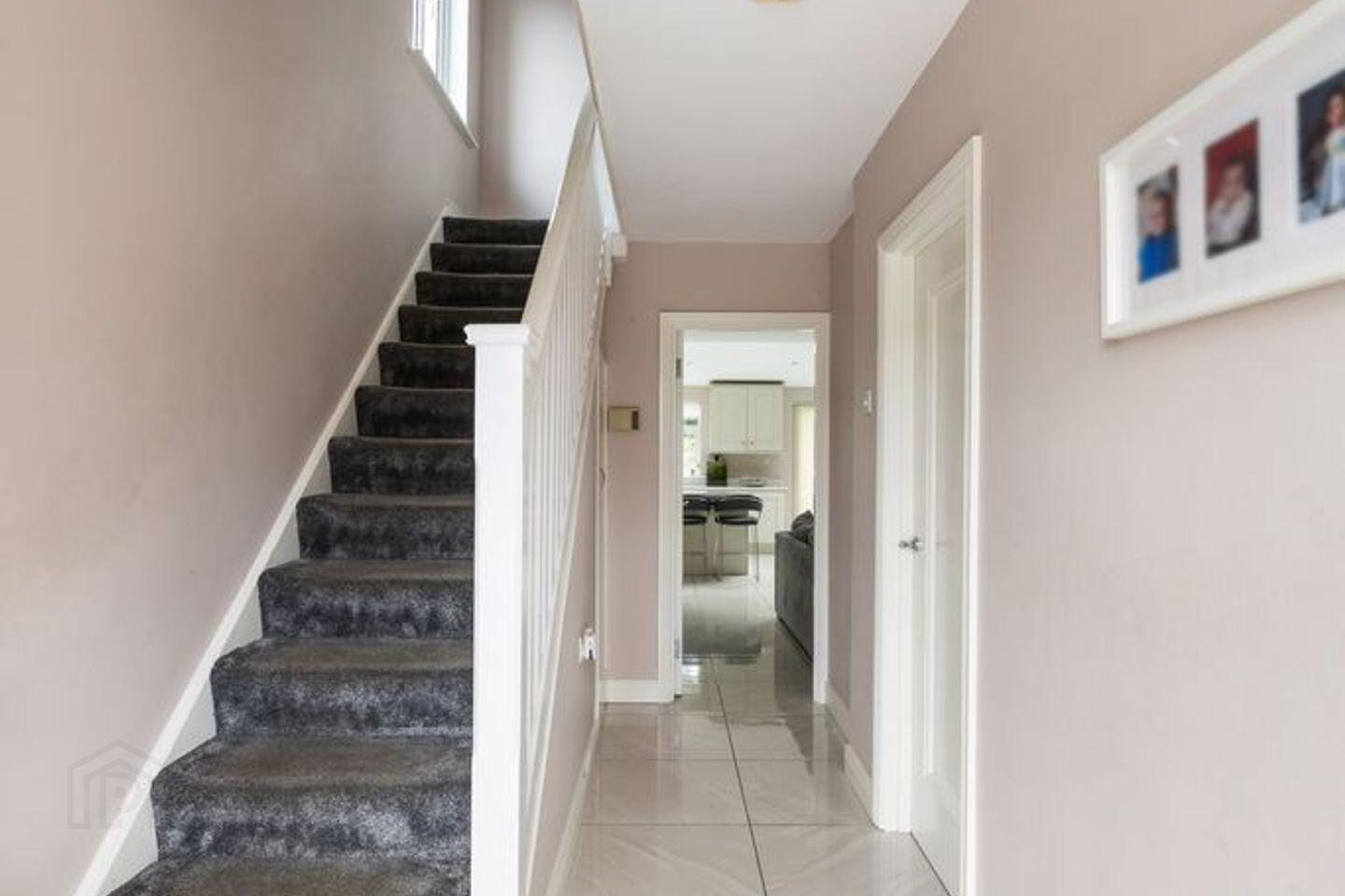 4 Cedarwood Road 2 of 16