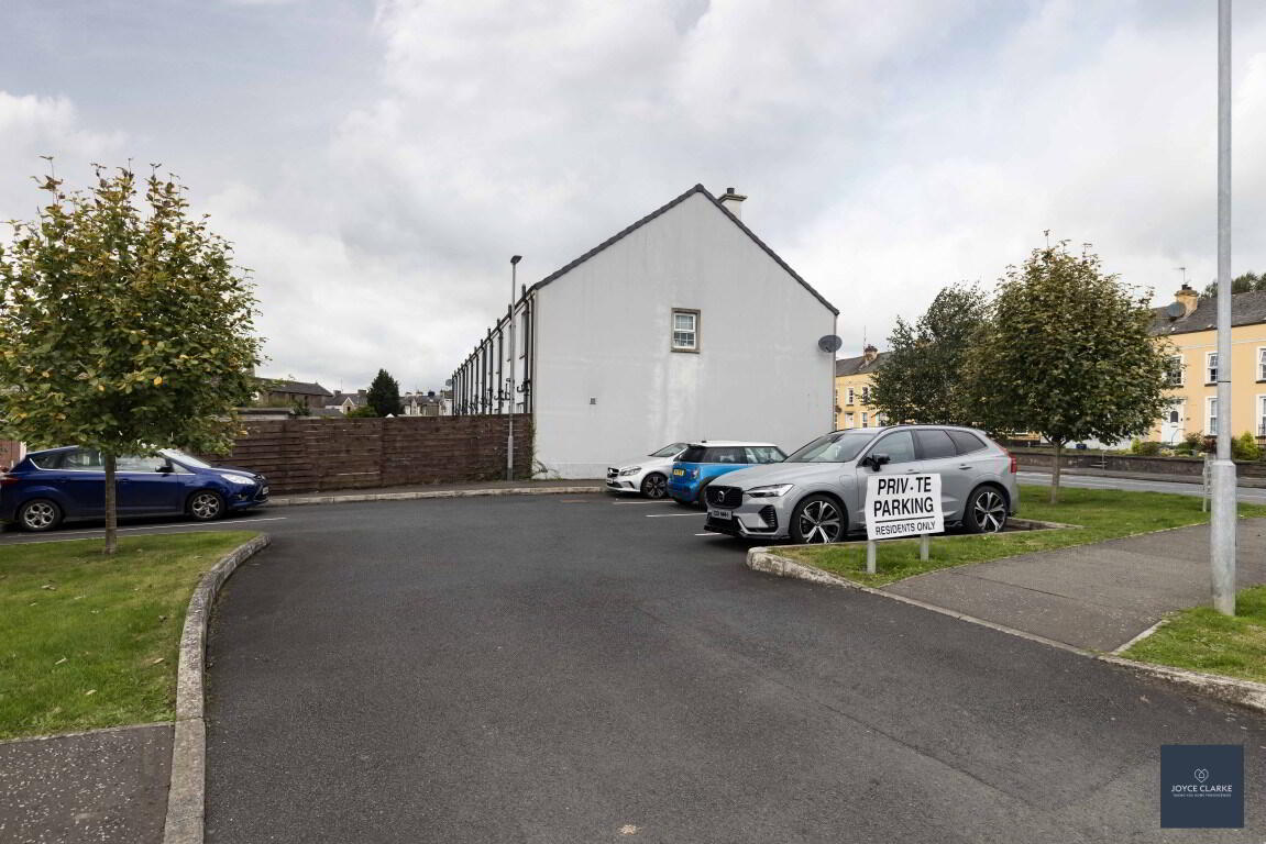 12 Burn Brae Crescent 35 of 36