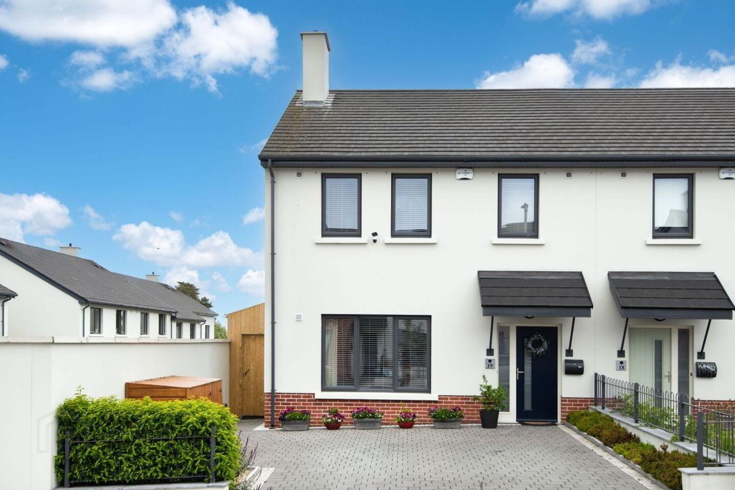 19 Newpark Close 1 of 24
