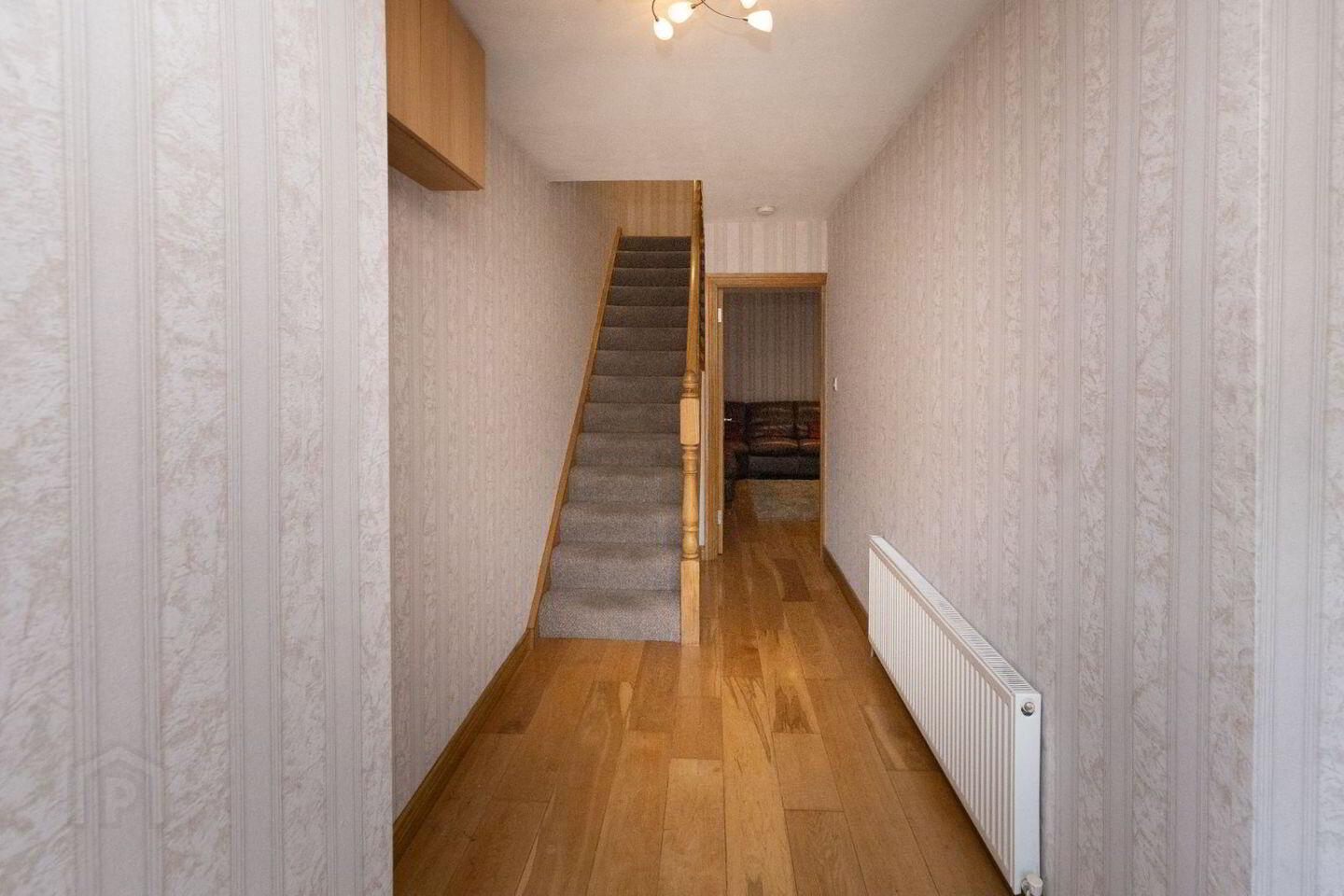 8 Saint Anthony's Crescent 2 of 32