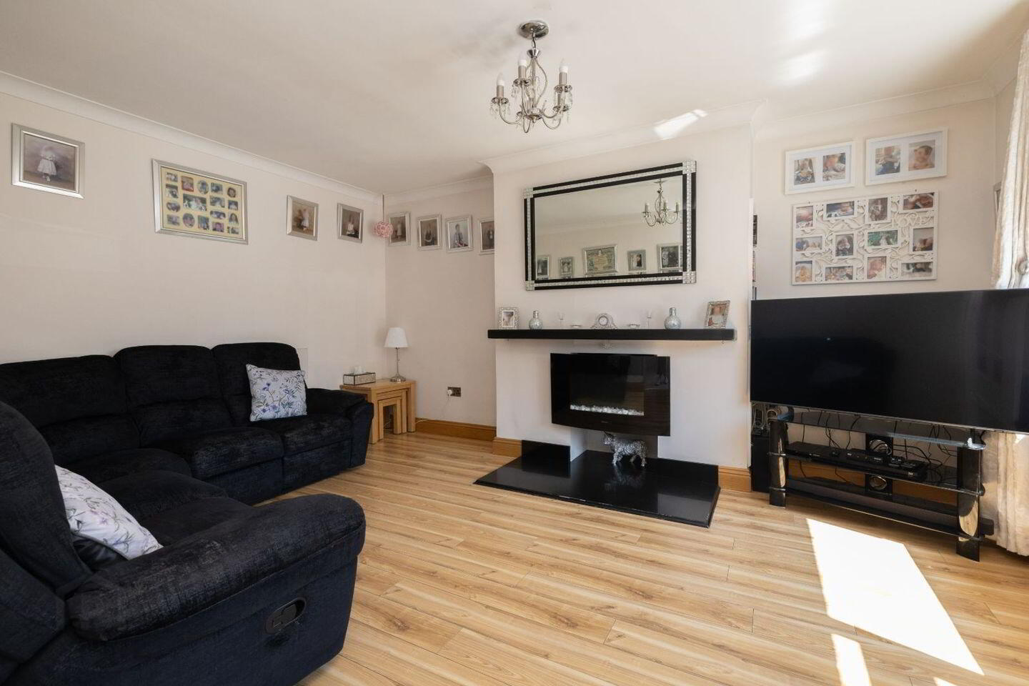 22 Monksfield Lawn 3 of 28