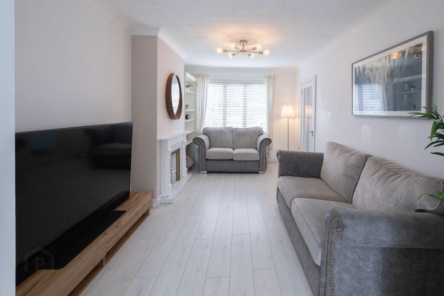 12 Woodford Parade 3 of 20