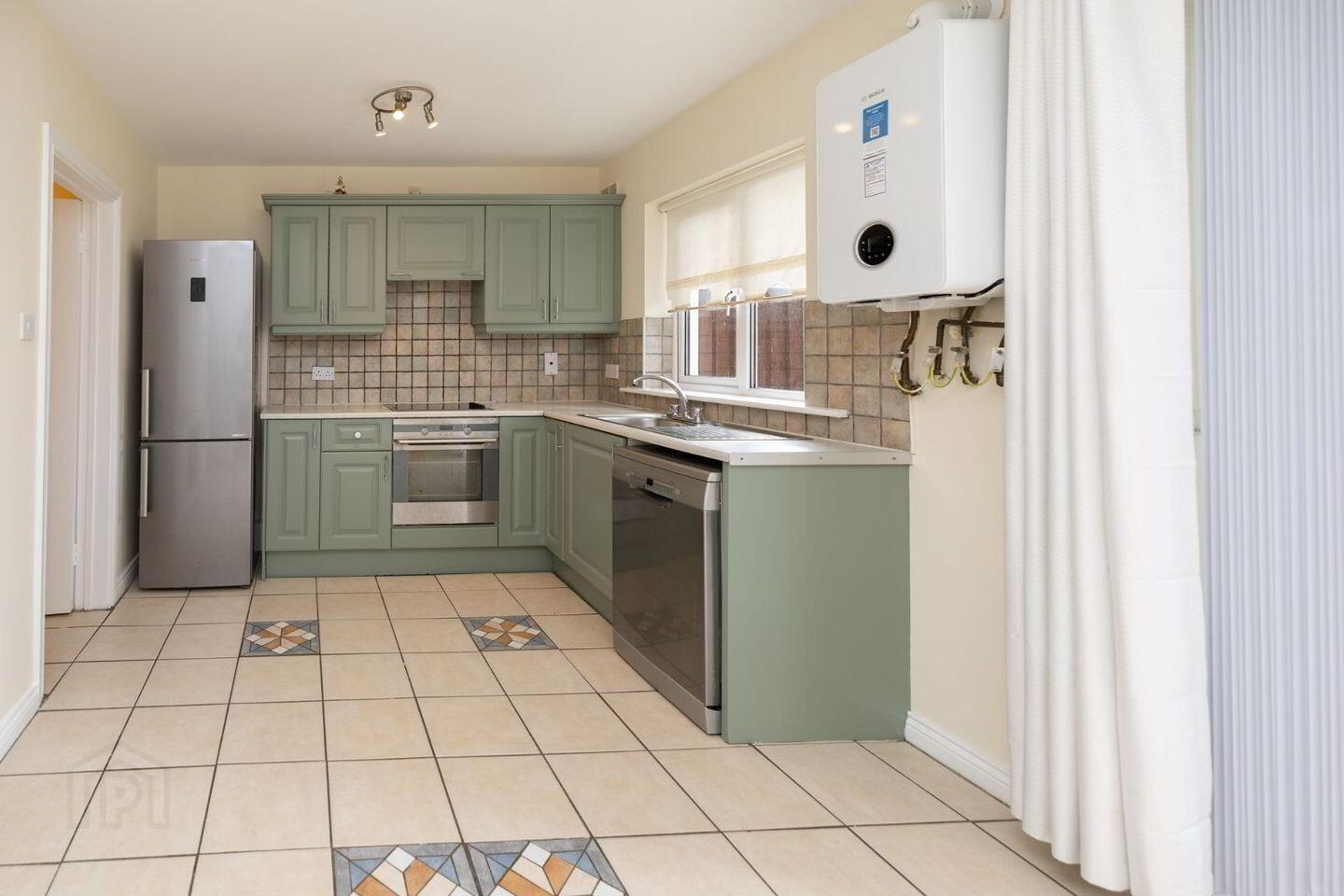 19 Castlegrange Square 3 of 33