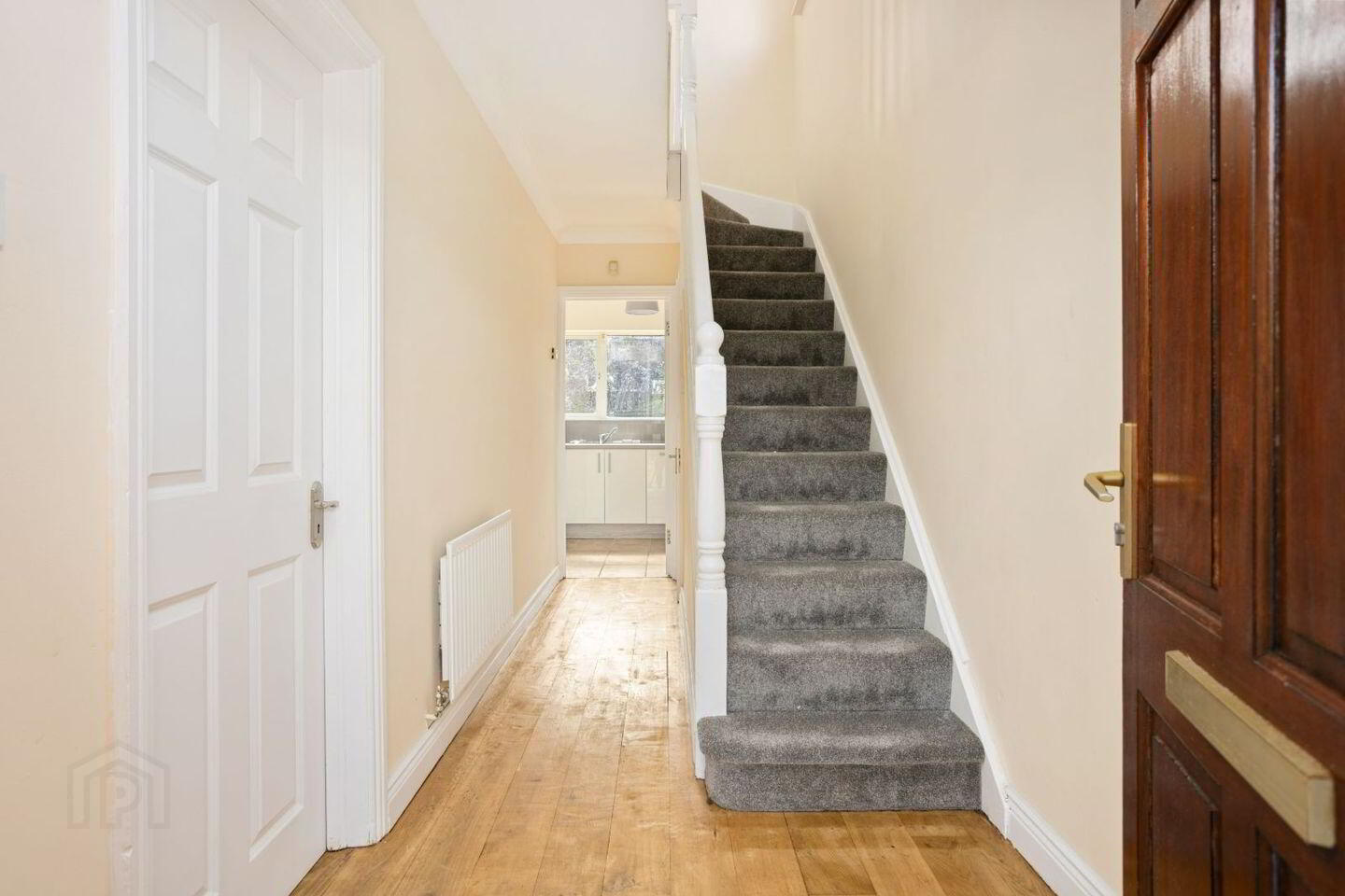 16 Beechmount 2 of 21