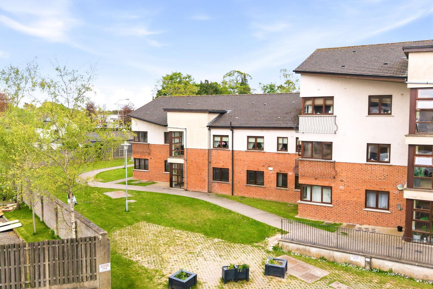 Apt 3, Capella Court 2 of 28