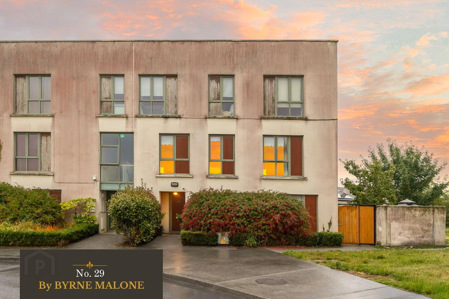 29 Lyons Avenue North 1 of 37