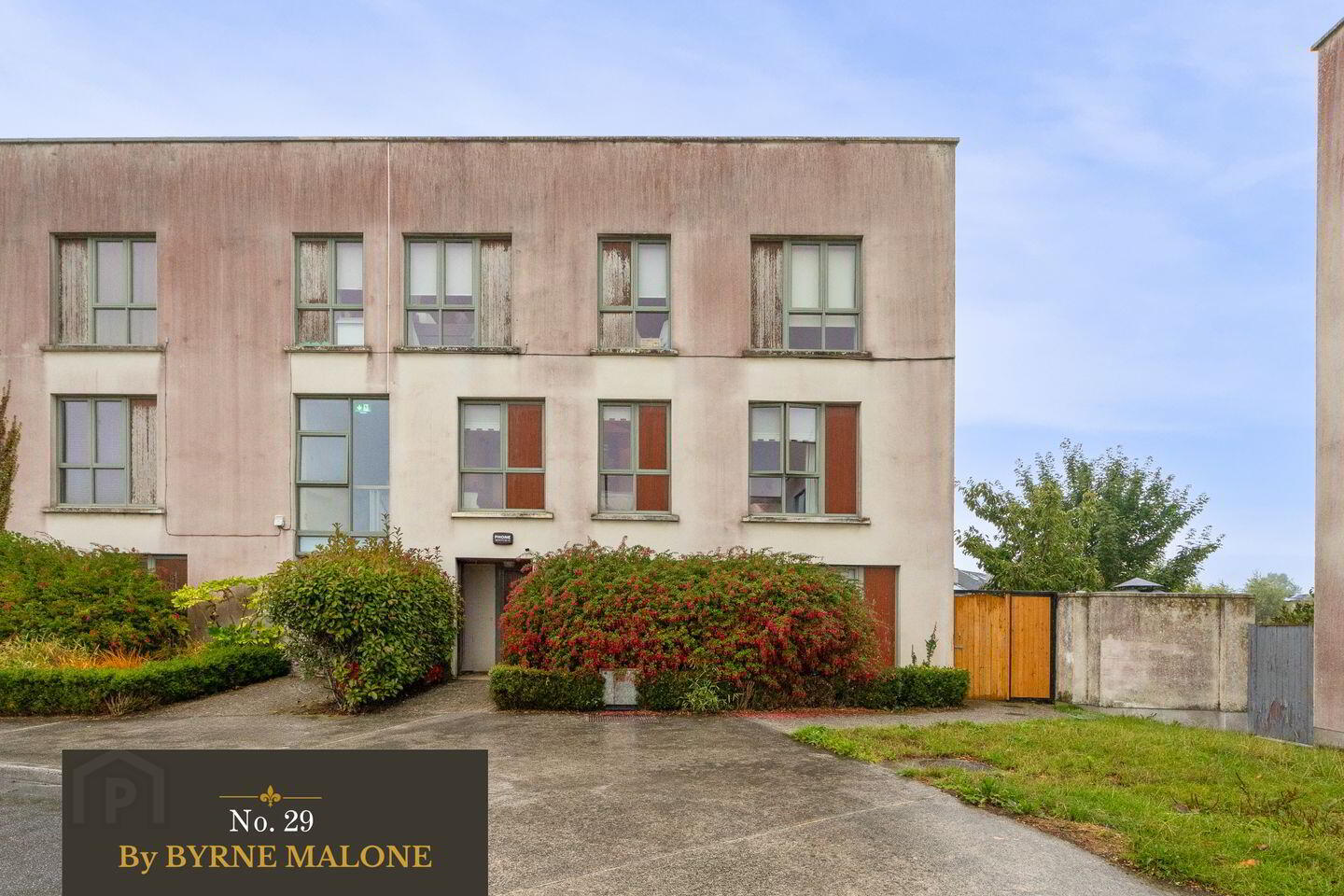 29 Lyons Avenue North 3 of 37